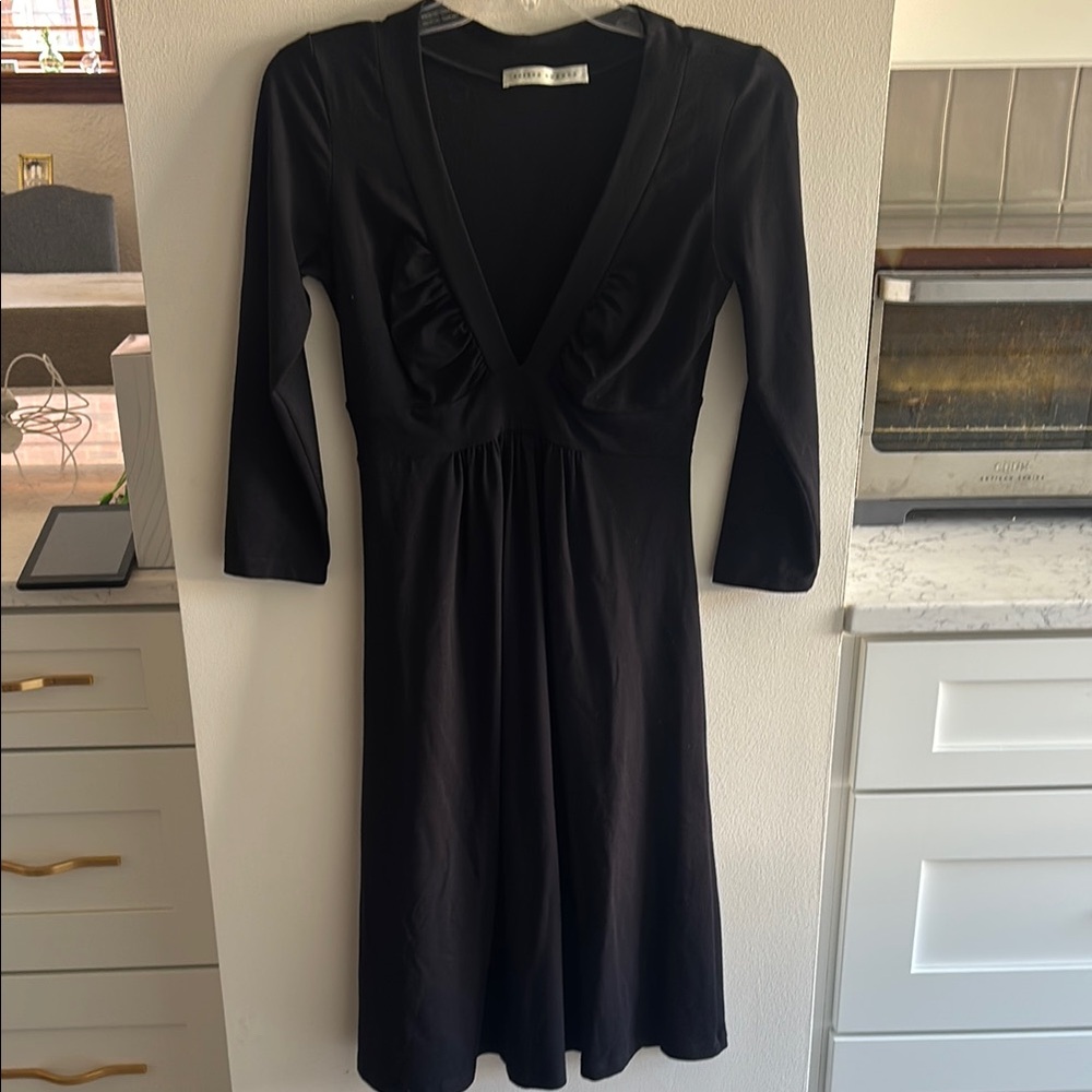 Susana Monaco Black Plunge dress 3/4 Sleeve